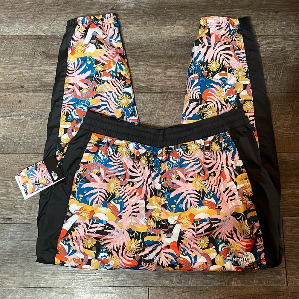 NWT The North face windfall floral jogger pants